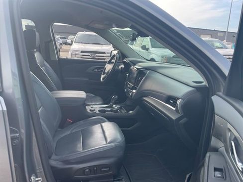 Used 2020 Chevrolet Traverse LT w/ LT Premium Package AWD/4WD image 21