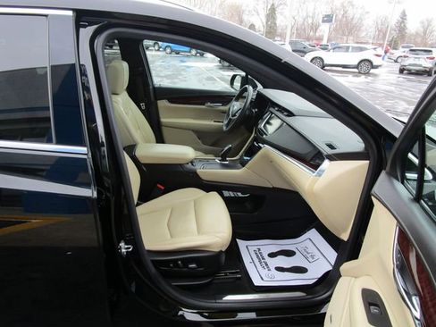 Used 2017 Cadillac XT5 Luxury image 26