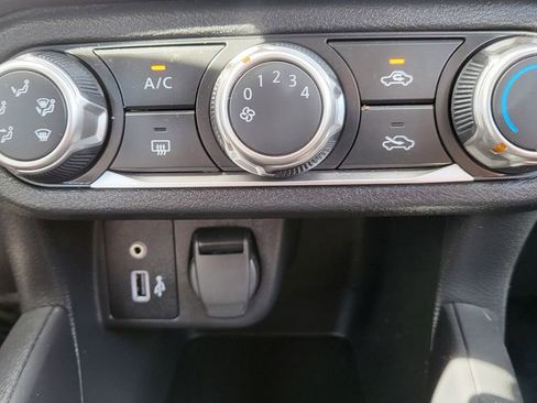 Used 2023 Nissan Versa S w/ Trunk Package FWD image 33