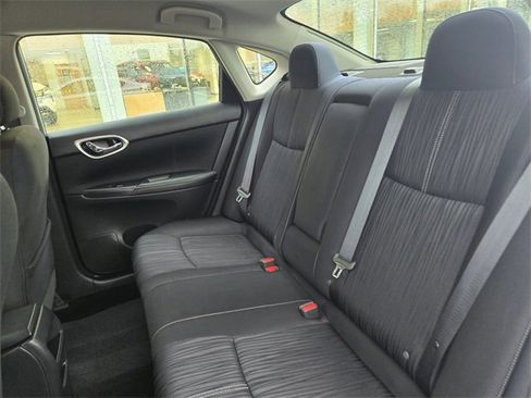 Used 2016 Nissan Sentra SV image 18