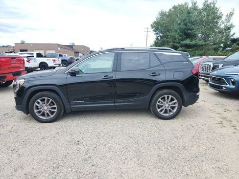 Used 2024 GMC Terrain SLT AWD/4WD image 6