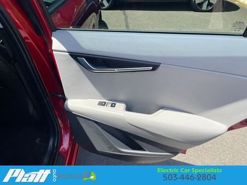 Used 2023 Kia Niro Wave w/ Wave Preserve Package FWD image 41