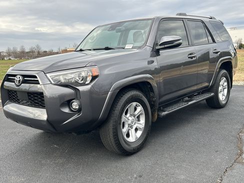 Used 2022 Toyota 4Runner SR5 Premium image 5