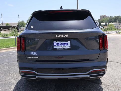 Certified 2023 Kia Sorento S FWD image 6