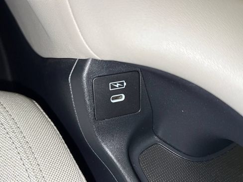 Certified 2024 Honda HR-V LX image 28