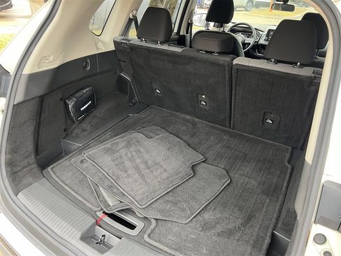 Certified 2021 Nissan Rogue SV image 27