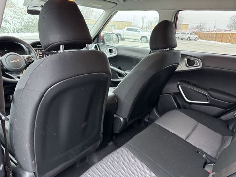 Used 2024 Kia Soul LX image 30