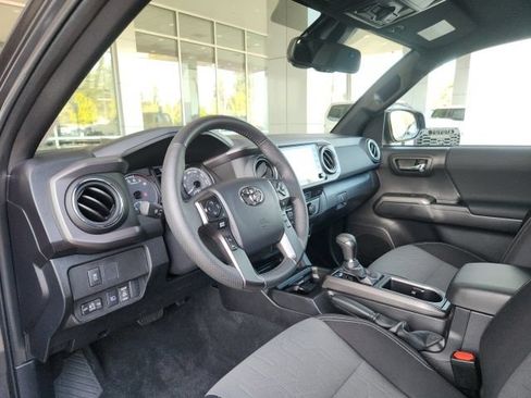 Certified 2023 Toyota Tacoma TRD Off-Road AWD/4WD image 17