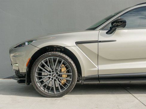 Used 2023 Aston Martin DBX 707 image 21
