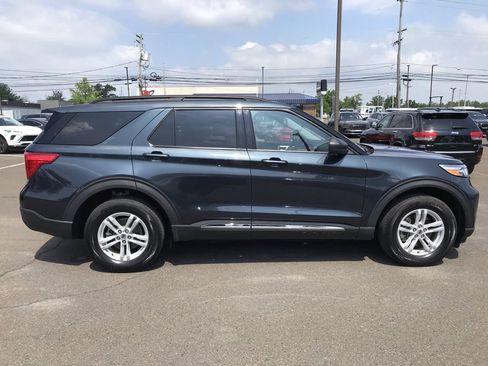 Used 2024 Ford Explorer XLT w/ Equipment Group 202A AWD/4WD image 6