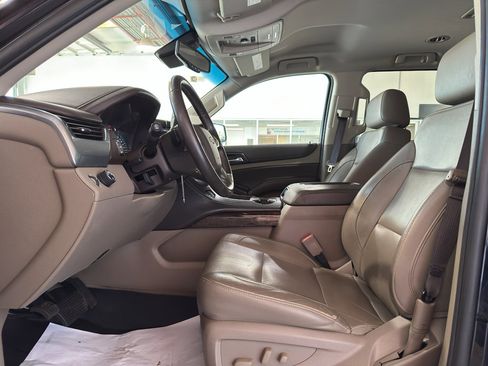 Used 2020 Chevrolet Suburban LT image 6