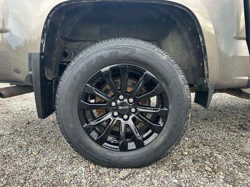 Used 2015 GMC Canyon SLE AWD/4WD image 12