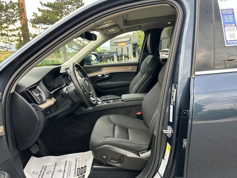 Used 2025 Volvo XC90 B6 Plus AWD/4WD image 23