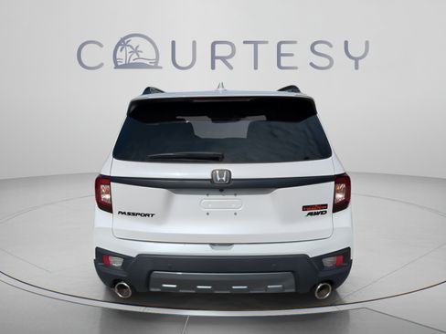 Certified 2023 Honda Passport TrailSport image 5