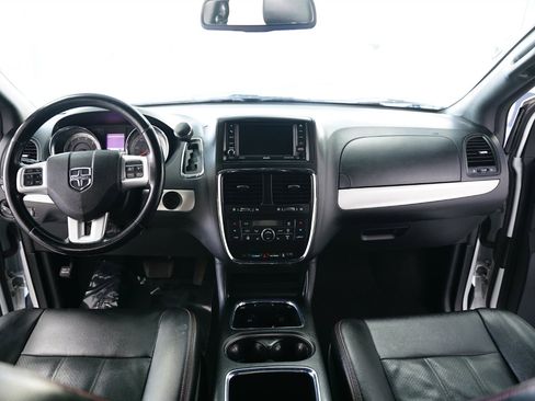 Used 2018 Dodge Grand Caravan GT image 13