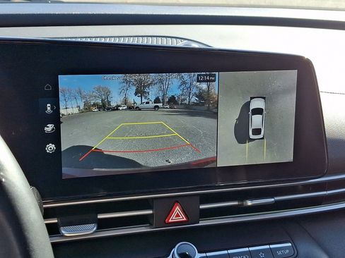 Used 2024 Hyundai Elantra Limited image 20