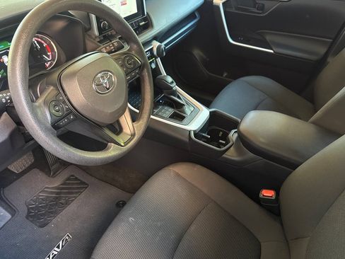 Used 2025 Toyota RAV4 LE AWD/4WD image 10