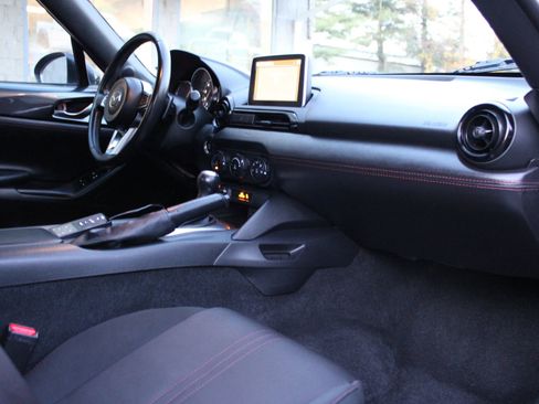 Used 2017 MAZDA MX-5 Miata RF Club image 8