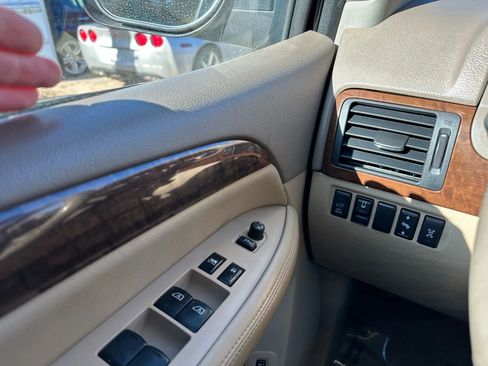 Used 2012 Nissan Armada Platinum image 42