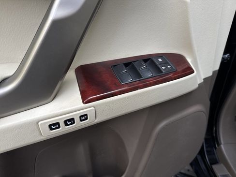 Used 2013 Lexus GX 460 image 33