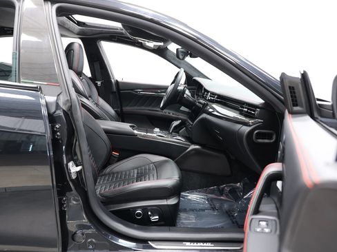 Used 2022 Maserati Quattroporte Trofeo RWD image 88