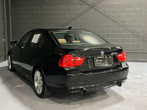 Used 2011 BMW 335i xDrive Sedan AWD/4WD image 8