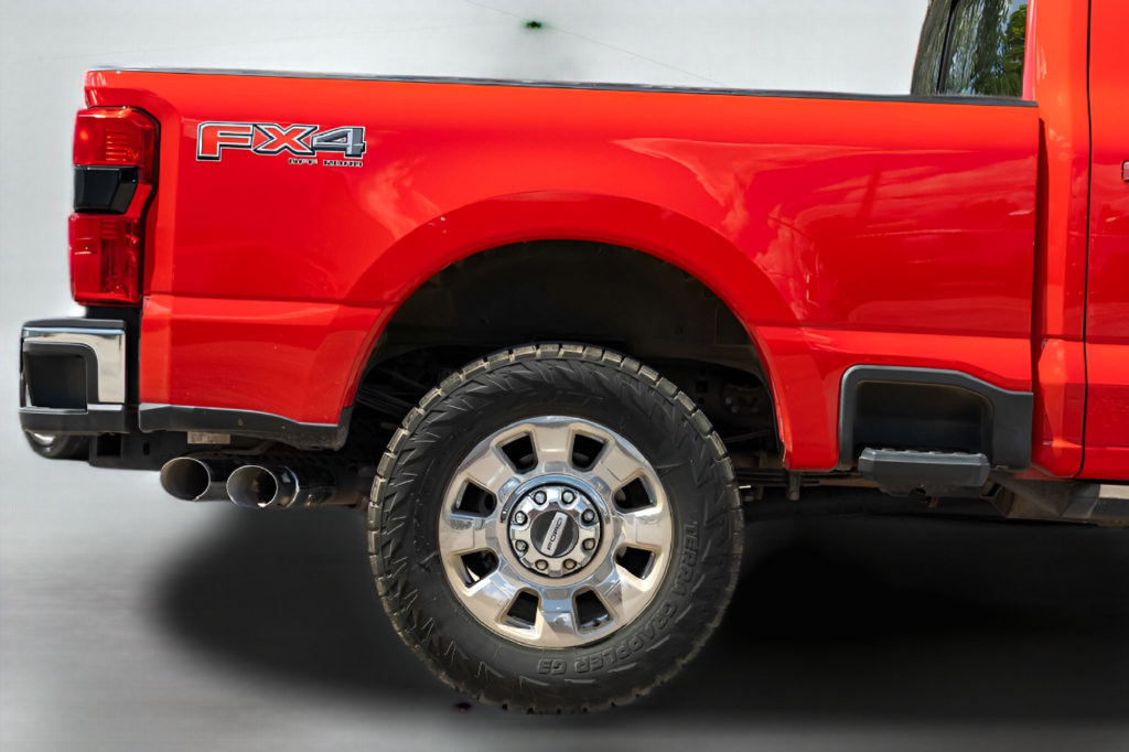 Used 2023 Ford F250 Lariat w/ Lariat Ultimate Package AWD/4WD image 5