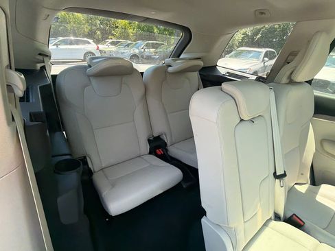 Certified 2025 Volvo XC90 B5 Plus w/ Protection Package Premier AWD/4WD image 23