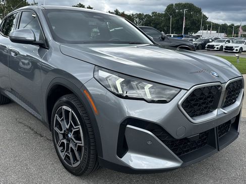 Used 2025 BMW X2 xDrive28i w/ Technology Package AWD/4WD image 2