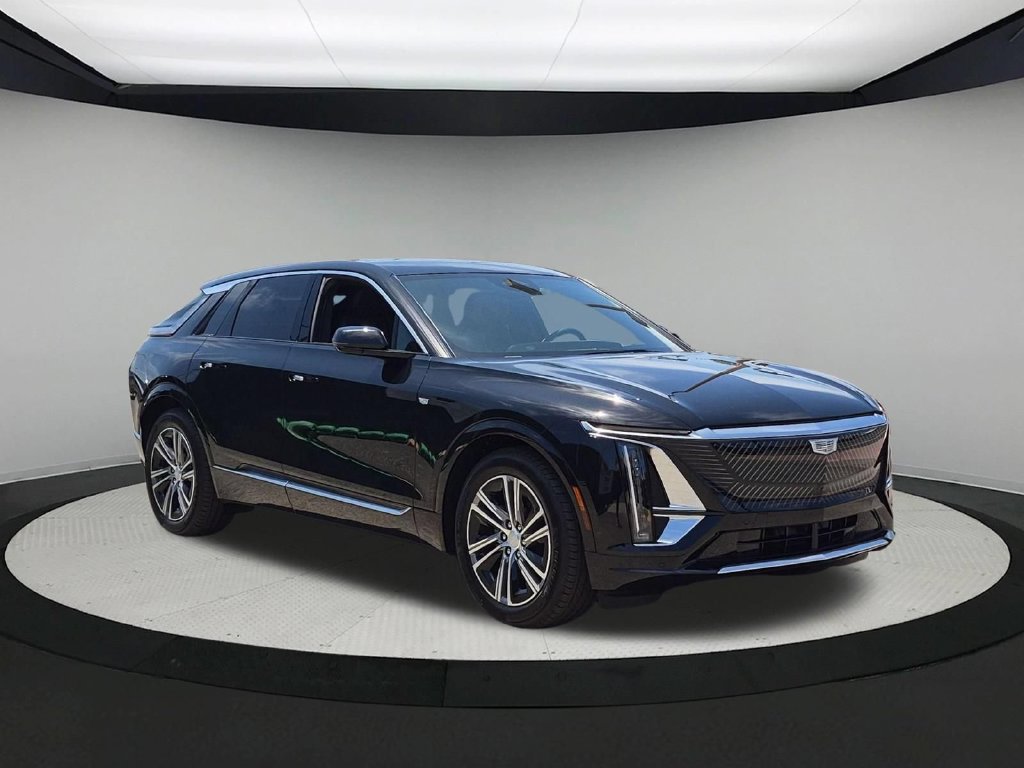 Used 2026 Cadillac Lyriq Luxury AWD/4WD image 7