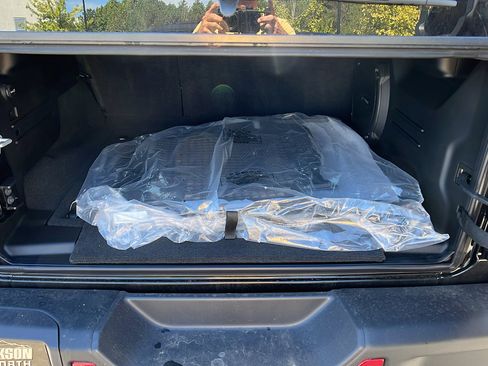 New 2025 Jeep Wrangler Unlimited Rubicon image 13