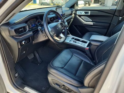 Used 2022 Ford Explorer Limited image 13
