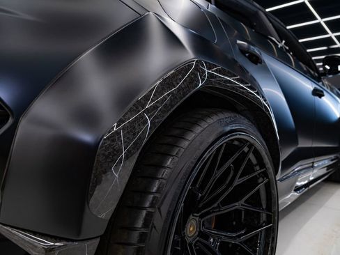 Used 2021 Lamborghini Urus image 17