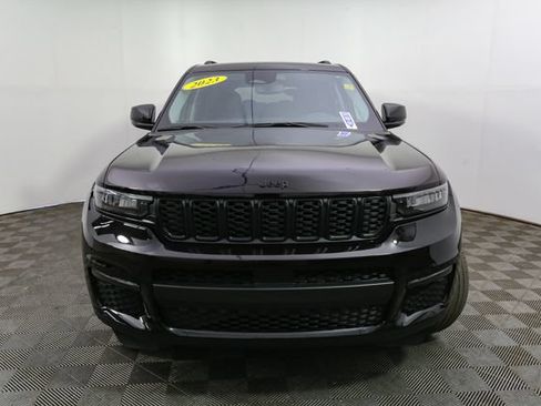 Used 2023 Jeep Grand Cherokee L Limited w/ Black Appearance Package AWD/4WD image 4