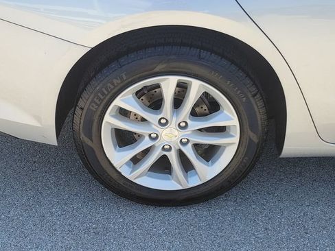 Used 2018 Chevrolet Malibu LT FWD image 7
