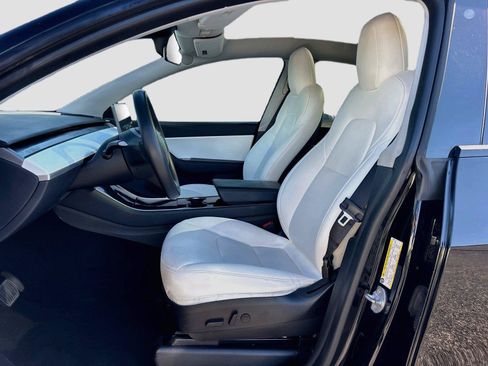 Used 2020 Tesla Model Y Long Range AWD/4WD image 25
