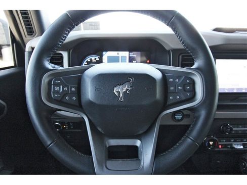 Used 2023 Ford Bronco Wildtrak image 9
