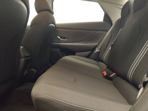 Used 2024 Hyundai Elantra SEL FWD image 18