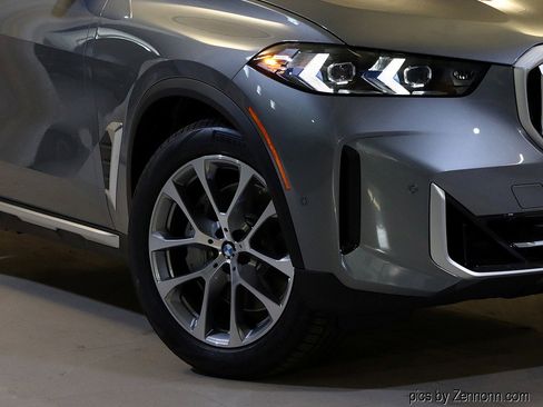 New 2026 BMW X5 xDrive50e w/ Climate Comfort Package AWD/4WD image 3