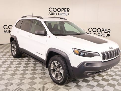 Used 2020 Jeep Cherokee Trailhawk w/ Comfort/Convenience Group AWD/4WD image 1