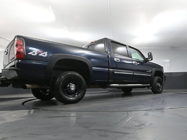 Used 2005 Chevrolet Silverado 2500 LS w/ Heavy-Duty Power Package AWD/4WD image 43