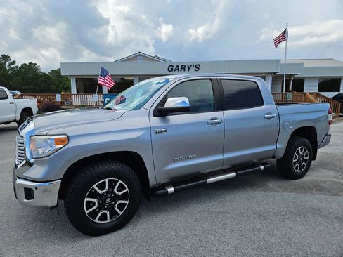 Used 2017 Toyota Tundra Limited w/ Limited Premium Package AWD/4WD image 2