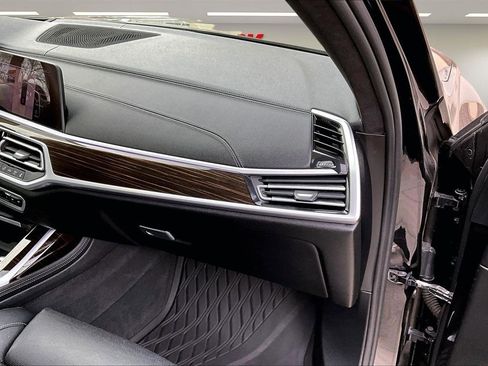 Used 2019 BMW X7 xDrive50i w/ M Sport Package image 27