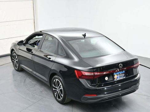 Certified 2025 Volkswagen Jetta Sport image 27