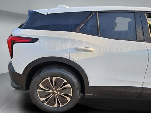 New 2025 Chevrolet Blazer EV LT image 24