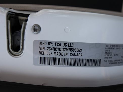 Used 2021 Chrysler Voyager Lxi image 20