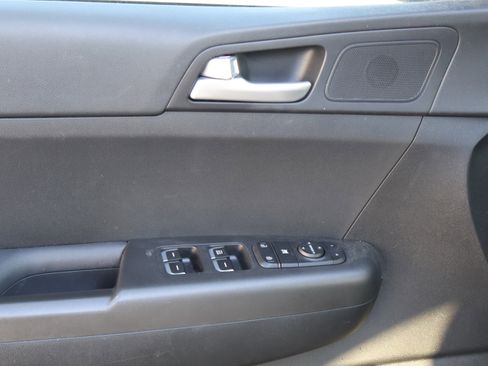 Used 2020 Kia Sportage LX image 21