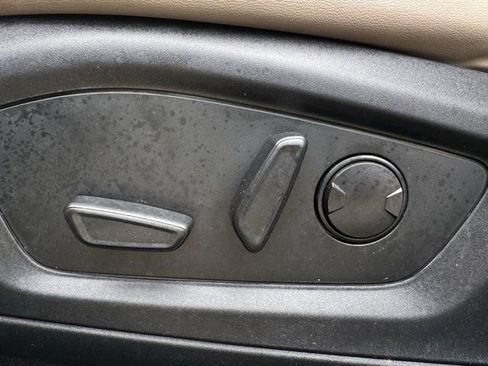 Used 2022 Ford Explorer XLT w/ Equipment Group 202A image 29