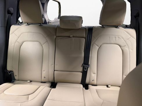 Used 2024 Land Rover Defender 110 S image 14