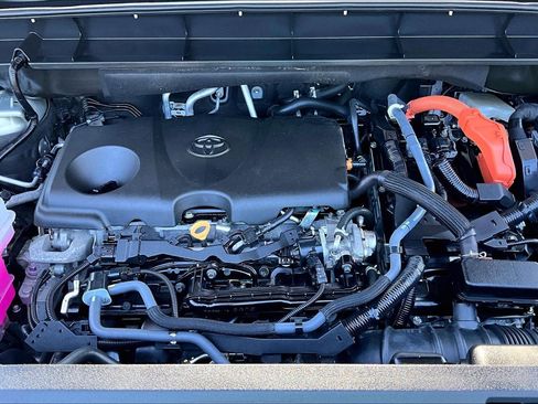 Used 2023 Toyota Highlander XLE AWD/4WD image 10